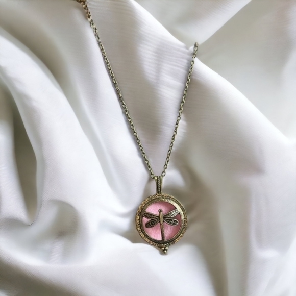 Dragon Fly Aromatherapy Necklace - Picture 1 of 3